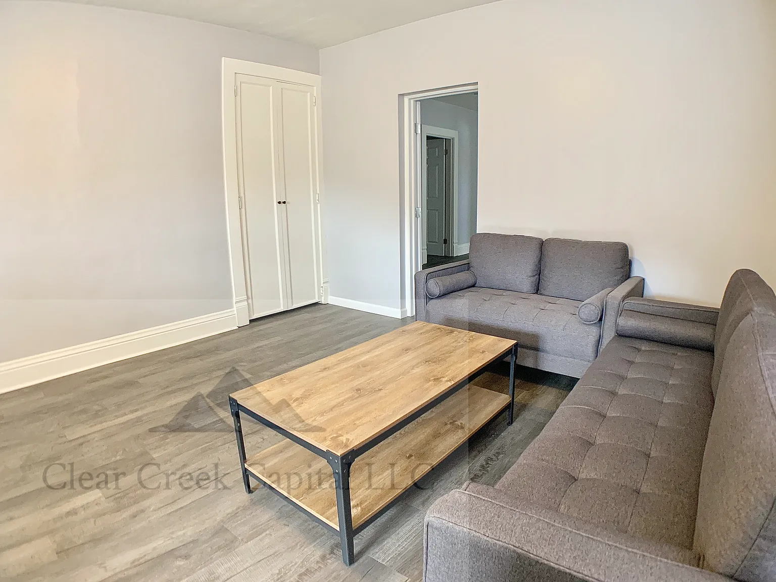502 Chartiers Ave — Photo 4