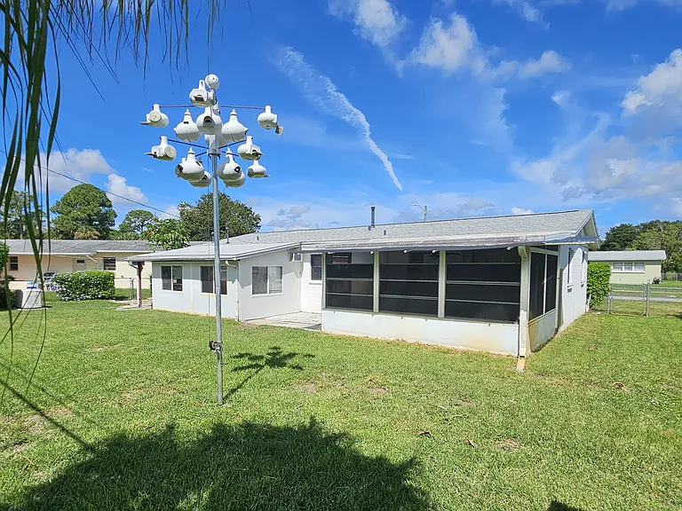 991 Barclay Dr — Photo 23