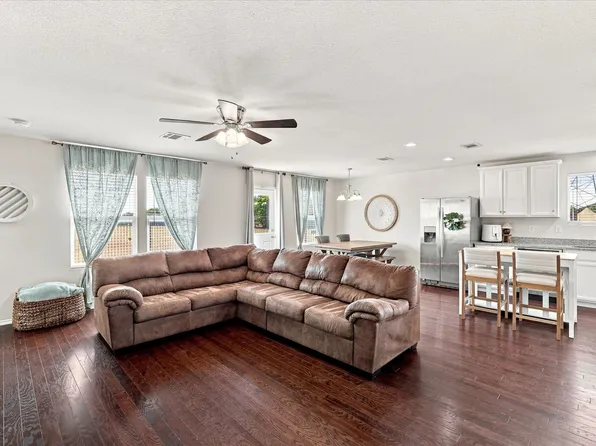 9900 Amosite Dr, Fort Worth, TX 76131