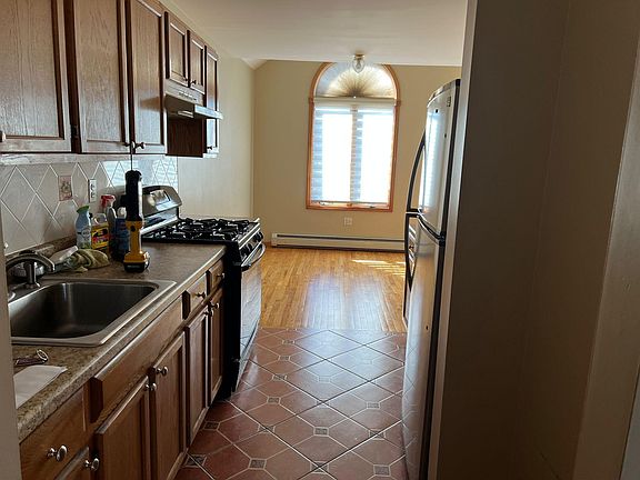3rd image of 15 Joyce Ln Floor 2