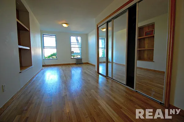 Rented by REAL New York | media 9