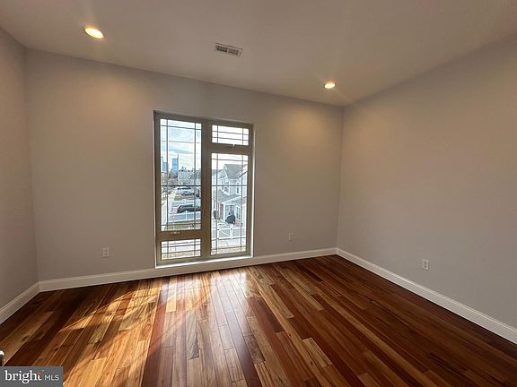 5th image of 1901 W Montgomery Ave #A