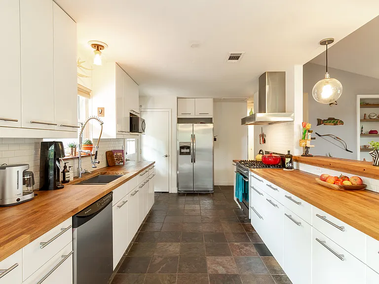 Kitchen with lots of room to spread out