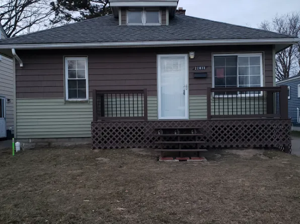 22833 Lake Dr, Saint Clair Shores, MI 48082