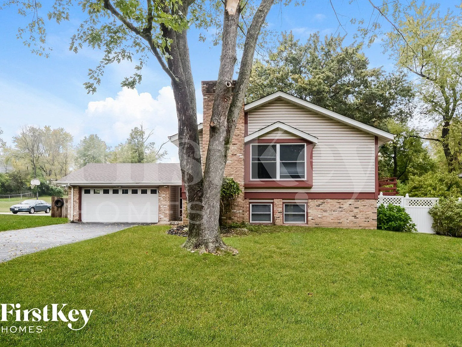 4 bed, 2.0 bath, 2284 sqft, $2,865 — Photo 1