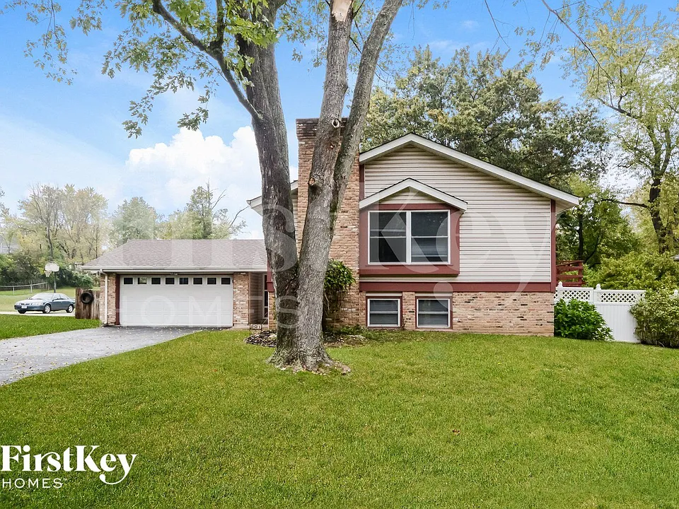 801 Boleyn Pl