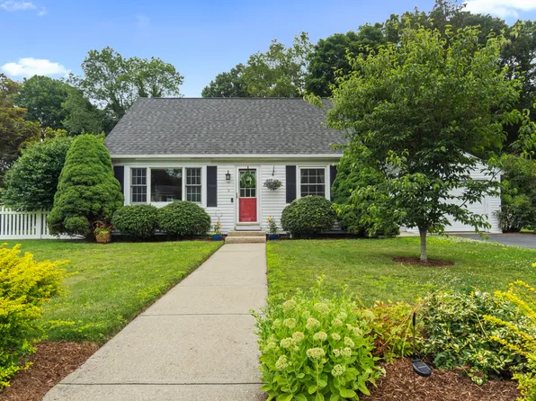 8 Deborah Street, Waterford, CT 06385