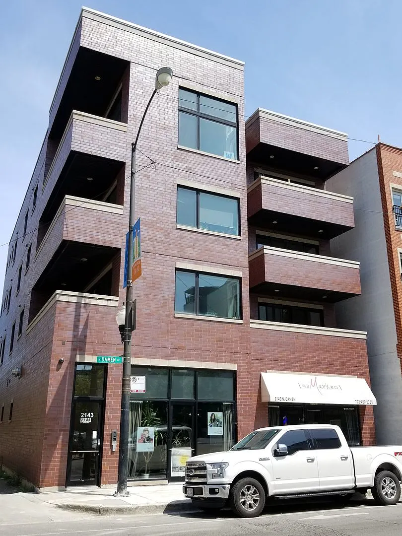 2143 N Damen — Photo 1