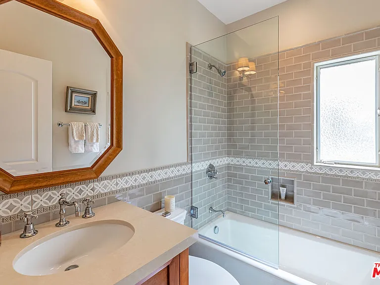 1185 Corsica Dr — Photo 20