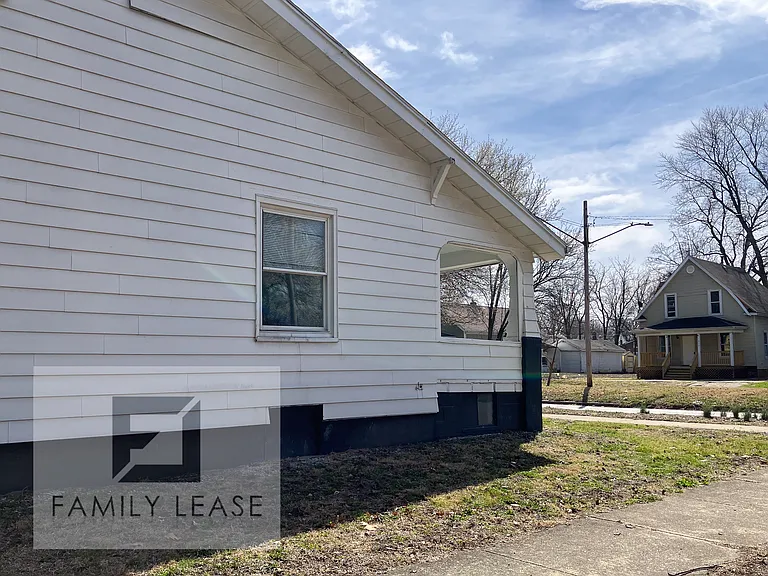 1904 E Prairie St — Photo 18