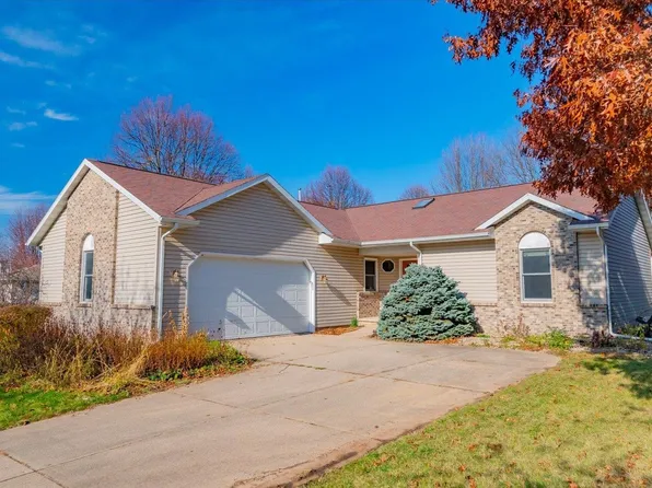 2 Clarendon Ct, Madison, WI 53704