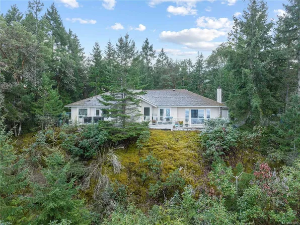 7297 Aulds Rd, Lantzville, BC V0R 2H0