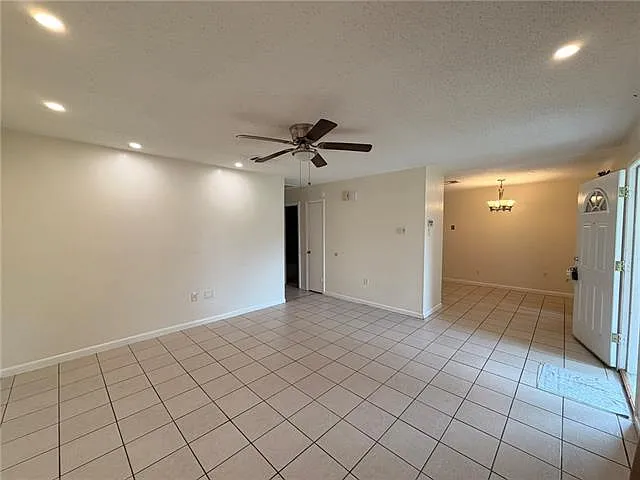 4 bed, 2.0 bath, 1350 sqft, $1,700 — Photo 4