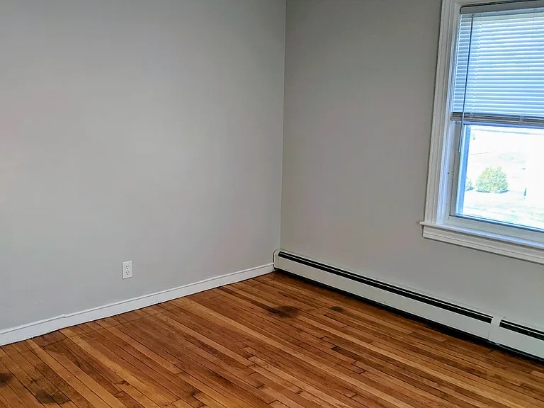 324 Auburn St #324 — Photo 7
