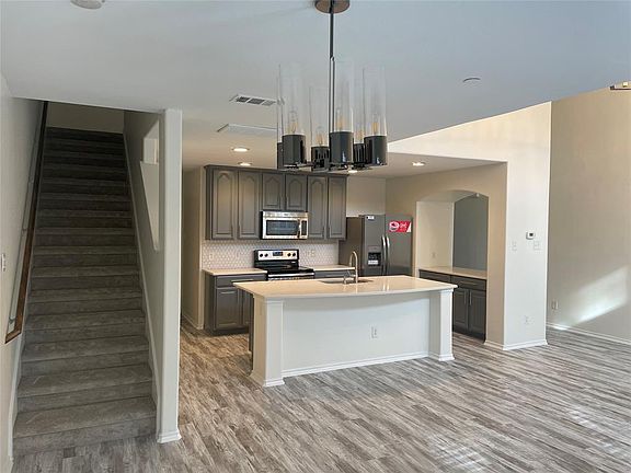 3rd image of 1165 Sophia St #1165