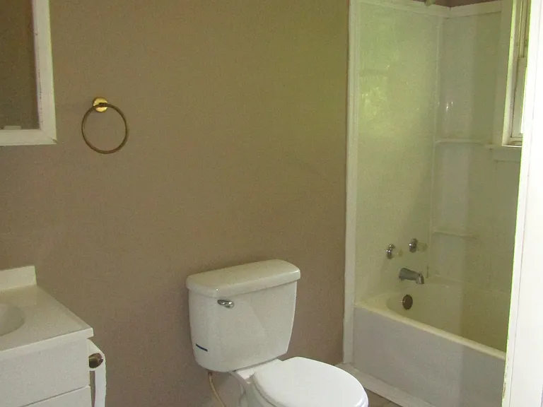 149 Thorn St — Photo 9