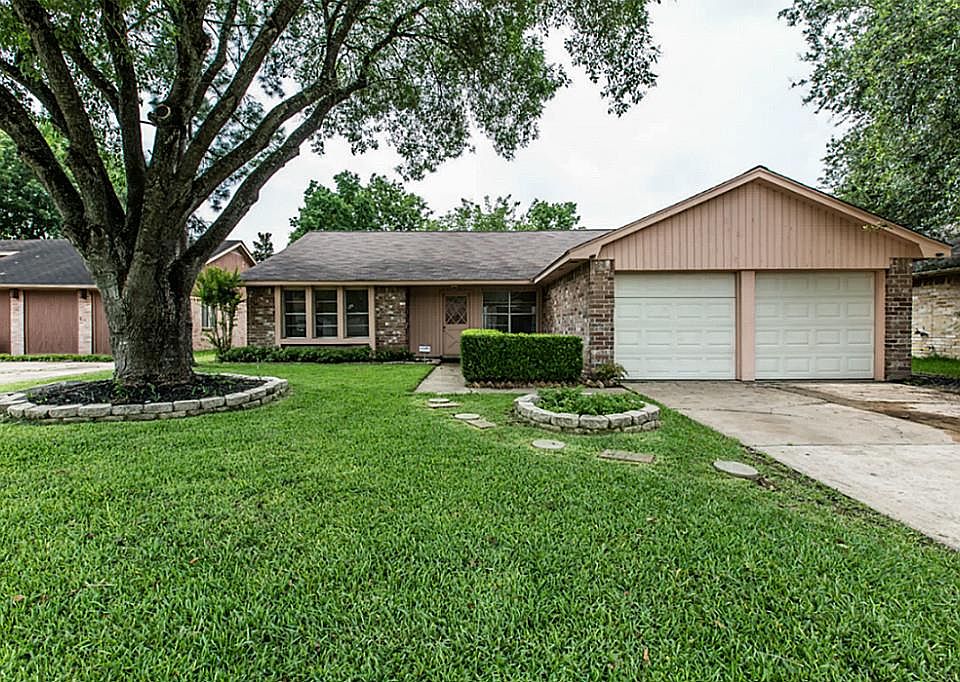 1st image of 15731 Thistledew Dr