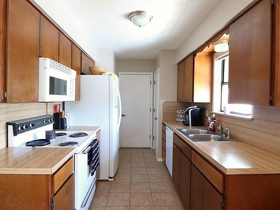 4th image of 3128 Bowie St
