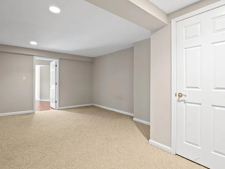 2122 Park Forest Dr — Photo 21