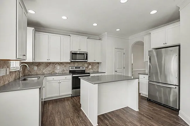 5614 Edgartown St — Photo 4