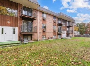 Riverview Condominiums, Lincoln, RI 02865