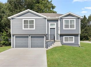 3748 N Park Ave, Kansas City, MO 64116