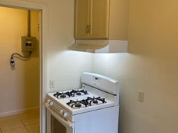 5th image of 450 E Beach St #A