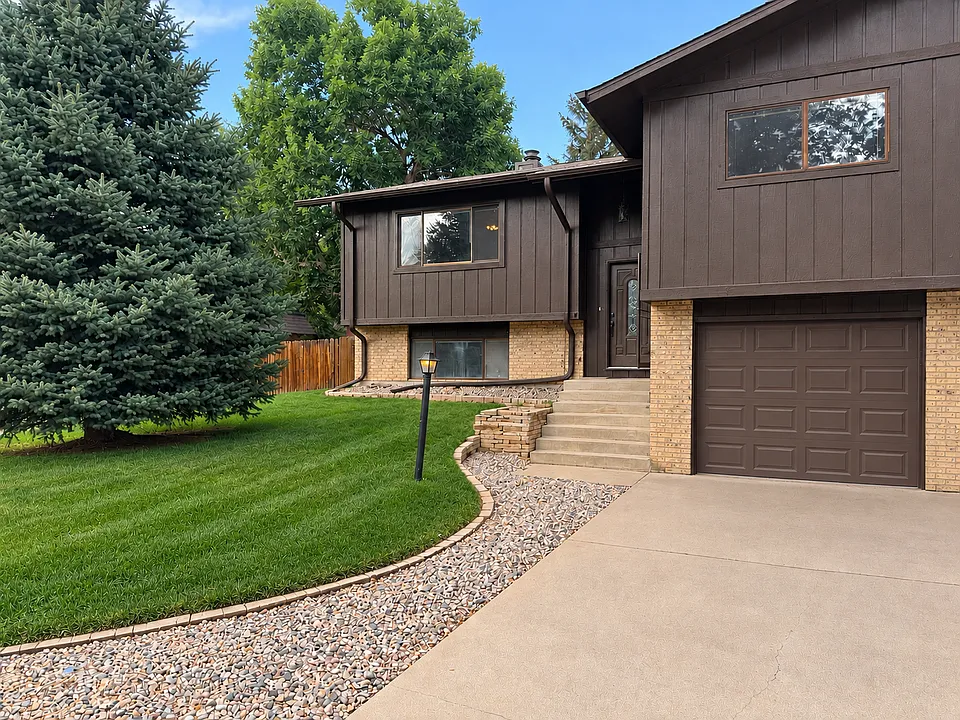 1435 Caddoa Dr