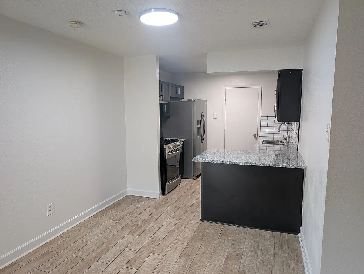 Building Photo - 7732 Dorsett Dr #7732