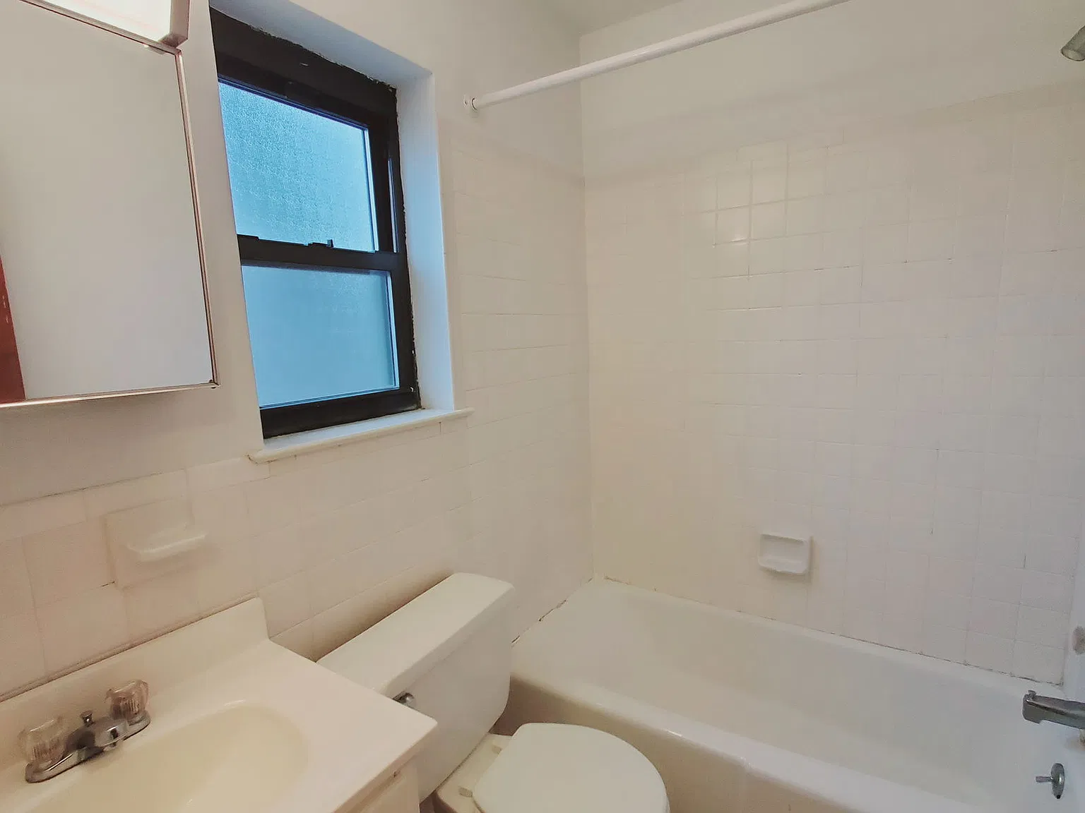 1 bed, 1.0 bath, 615 sqft, $1,800 — Photo 4