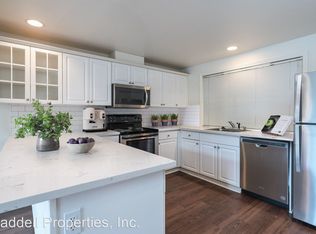 11418 NE 67th St #5, Kirkland, WA 98033