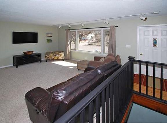 5th image of 1851 Dieter St N