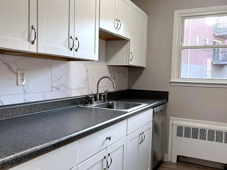 Riverhill Apartments — Photo 30