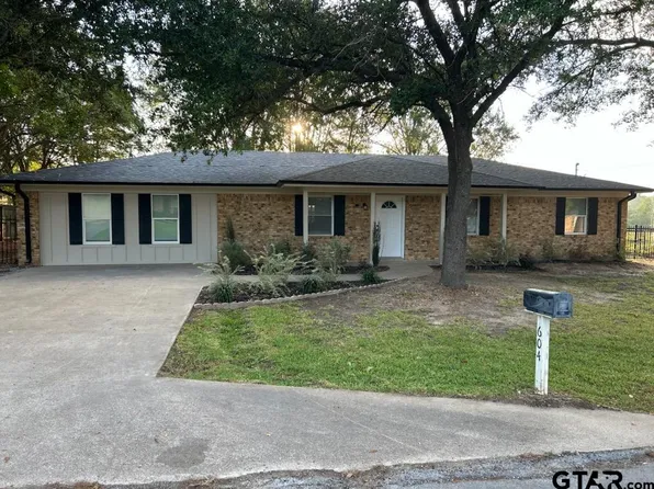 604 Chestnut Dr, Van, TX 75790