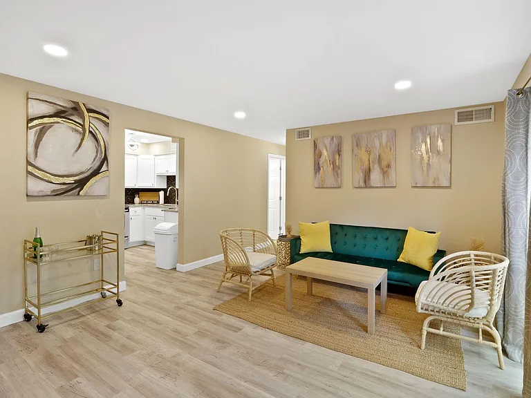 1182 Calley Dr #1 — Photo 1
