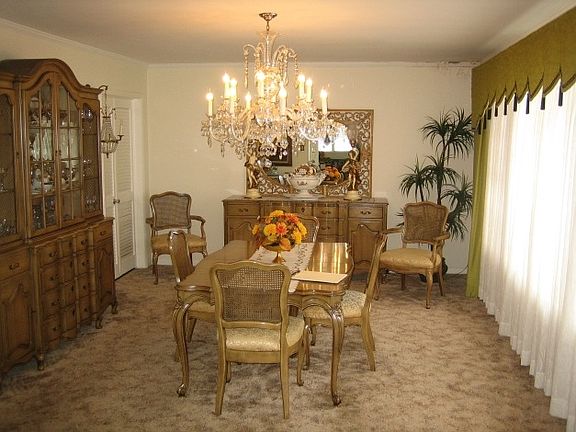 4th image of 2111 Hollinshed Ave