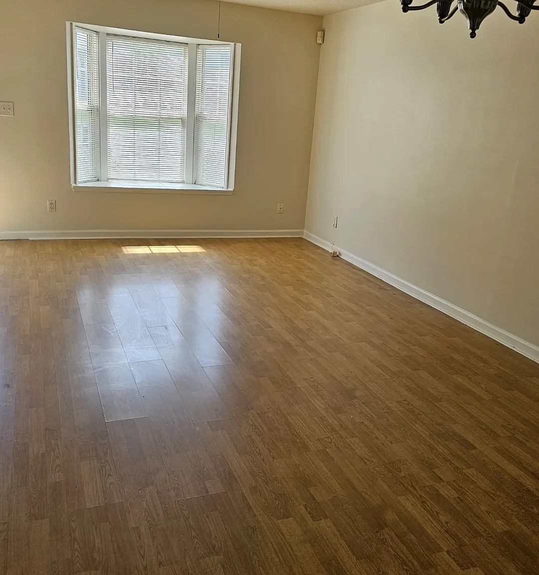2 bed, 960 sqft, $1,300 — Photo 3