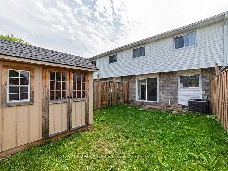 733 Parkview Cres — Photo 14