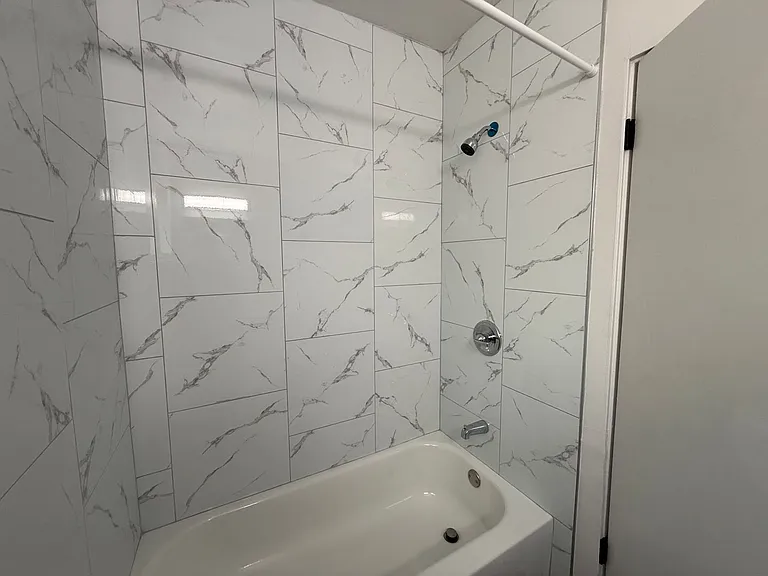 320-330 W Medlock Dr — Photo 12