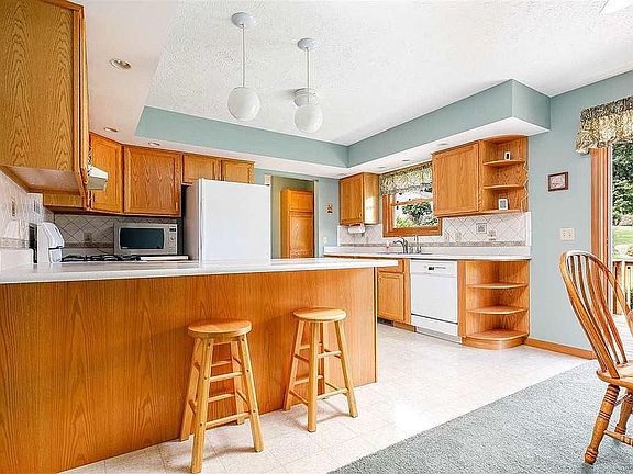3rd image of 4080 Hearthside Dr