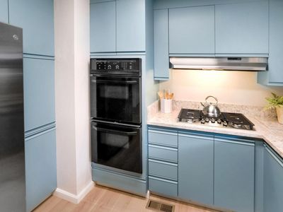 16 Los Robles Court, Helena, CA, 94574