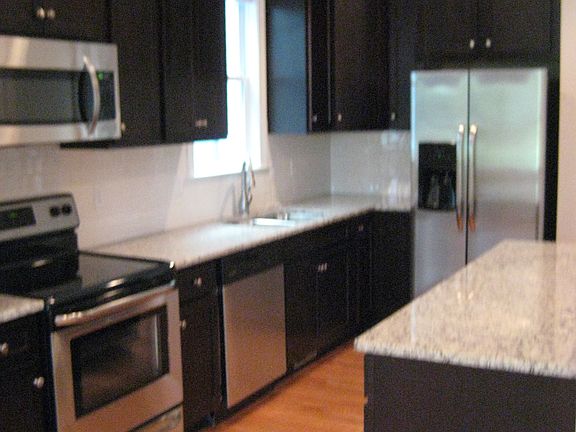 3rd image of 1314 Parkwood Ave APT A