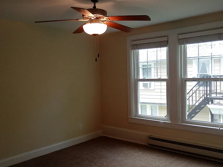 304 N Wayne Ave — Photo 4
