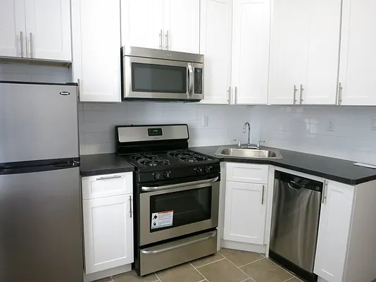 Rented by Bohemia Realty Group | media 18