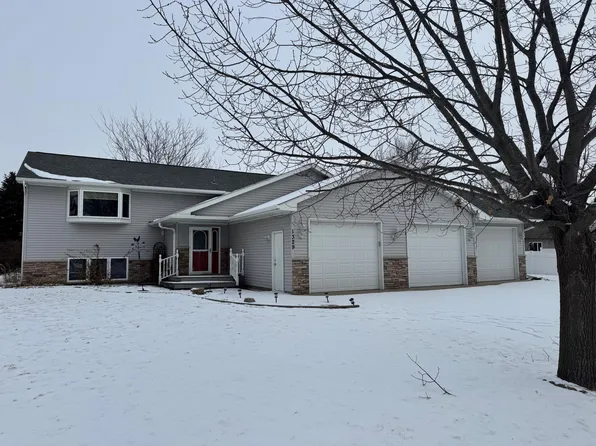 1329 Birdie Ct NW, Hutchinson, MN 55350