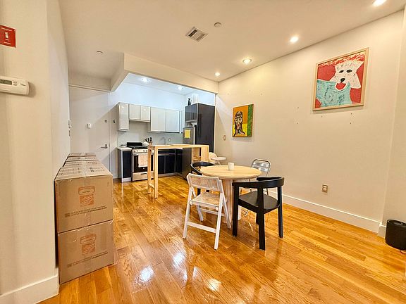 2nd image of 751 Dekalb Ave APT 4R