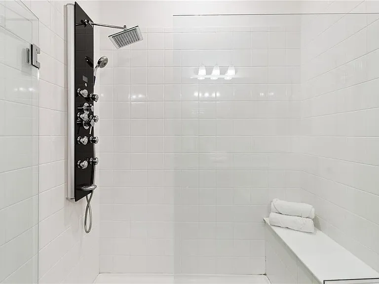 2264 Emerald Springs Dr — Photo 18