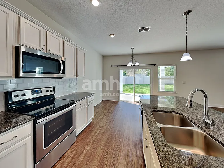 3154 Creek Village Ln — Photo 4