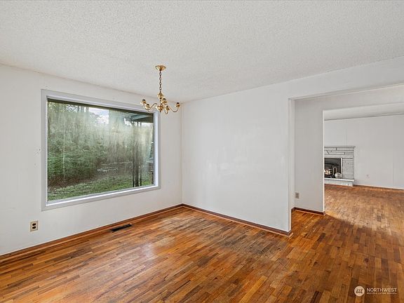 4th image of 21415 68th Avenue W
