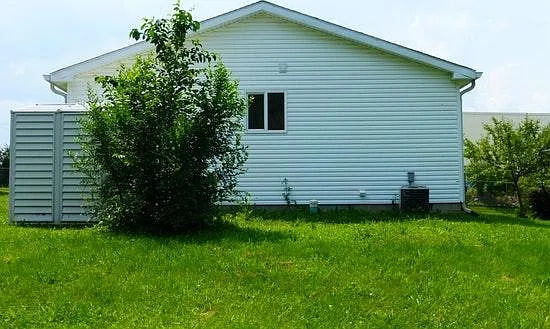 450 Christian Ave — Photo 6